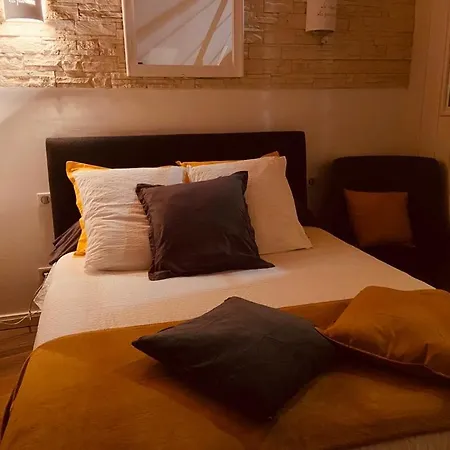 Santoni Quarto em Acomodações Particulares